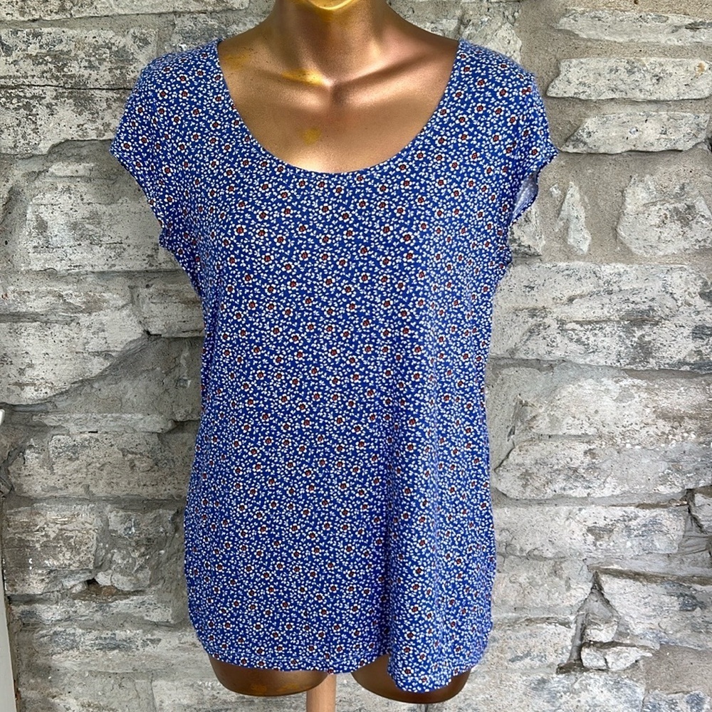 Floral Top with crisscross at back